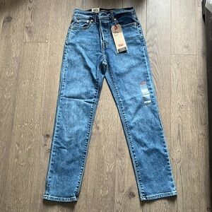 NWT Levi’s high rise wedgie straight jeans